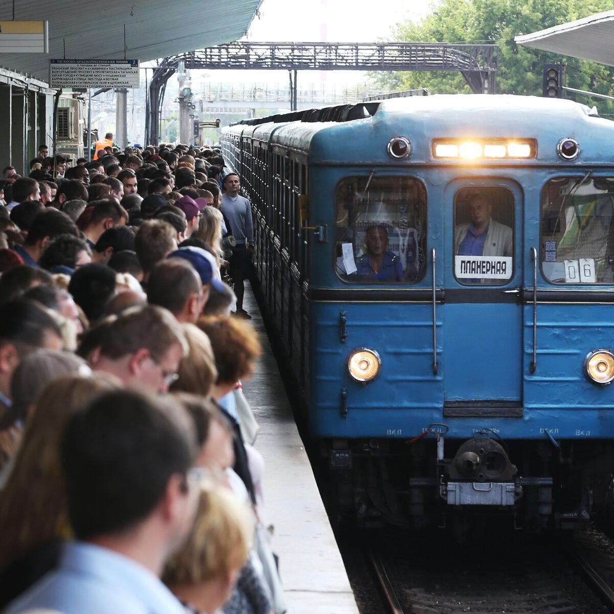 На фиолетовой ветке метро нет движения от 