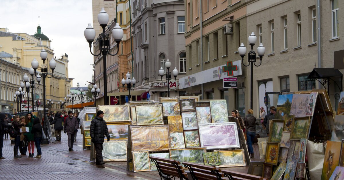 Художники арбата. Арбат Москва д.40. Дом художника на Старом Арбате. Художники на Арбате в Москве. Арбат художники на улице.