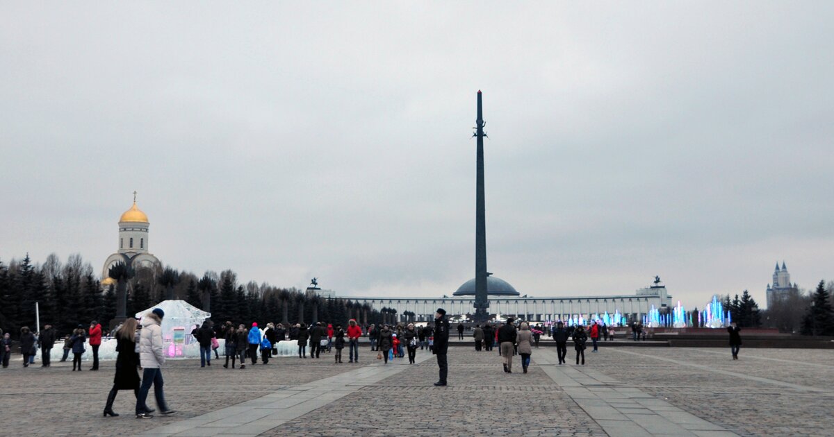 Поклонная гора в москве леопард