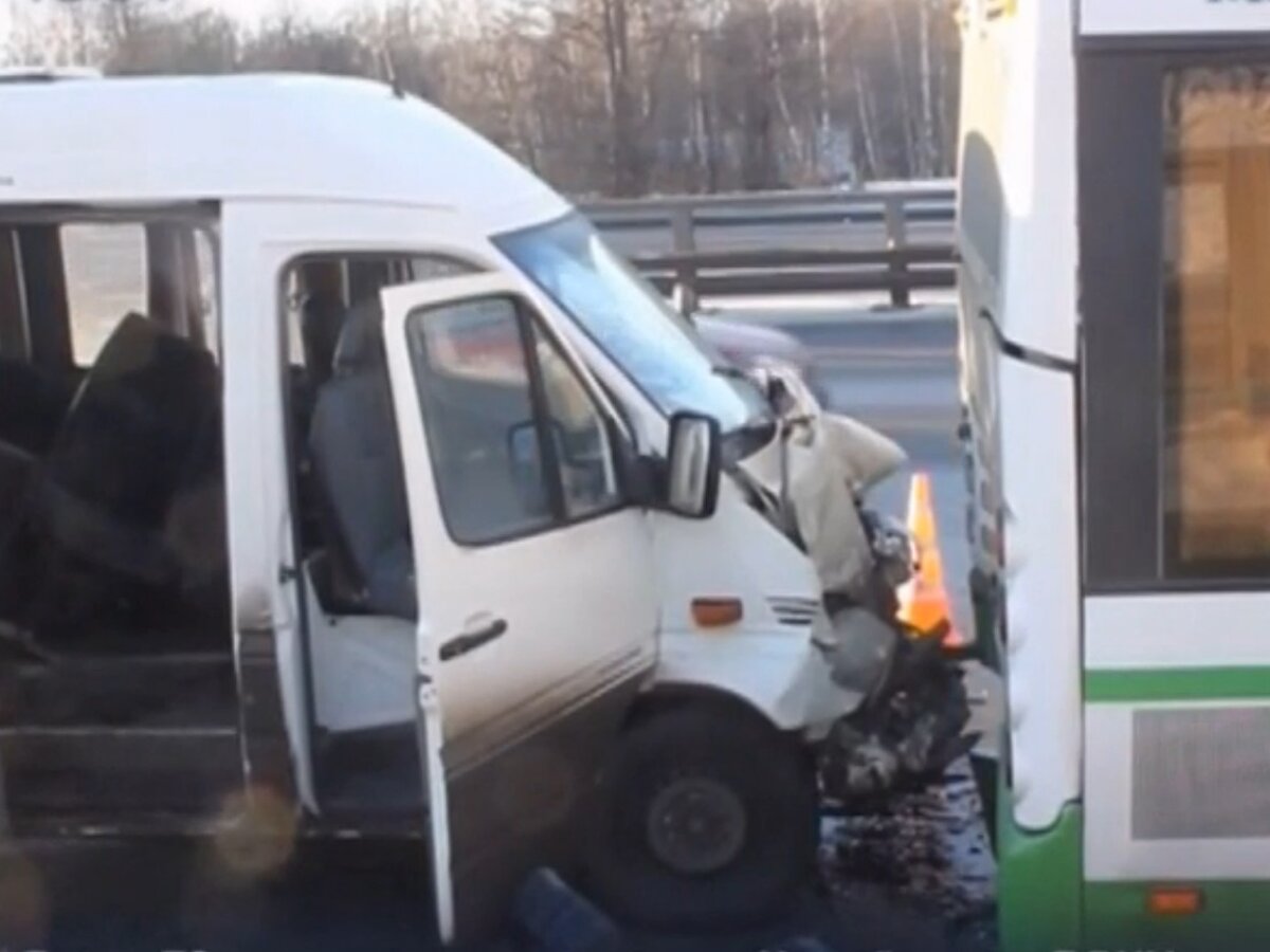 Маршрутка врезалась в автобус на юго-западе Москвы – Москва 24, 02.01.2016