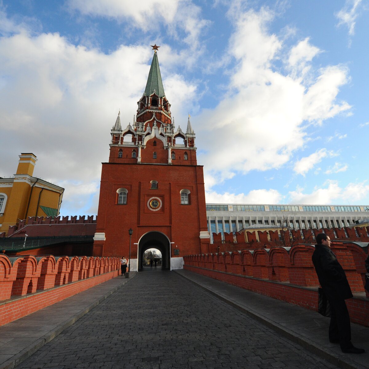 Сочинец припарковался на нулевом километре у стен Кремля – Москва 24,  07.07.2015