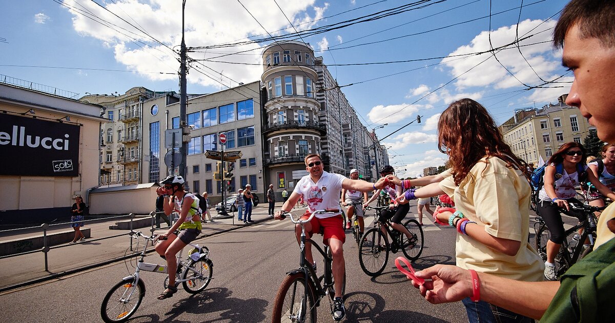 До конца августа в москве. Благотворительный велопробег. Велозабег Москва. Велопробеги 8 августа в Москве. Веломарафон Москва 24.