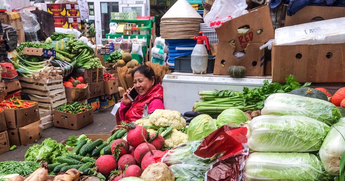 Где самые дешевые рынки в москве. Китайский рынок в Люблино. Продуктовый рынок Люблино. Китайский базар в Москве. Овощной рынок в Люблино.