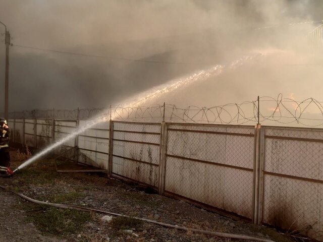 Пожар в Азове локализован на площади 5 тысяч квадратных метров