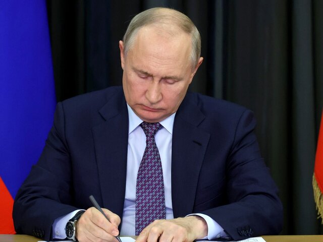 Путин подписал закон о социальных банковских вкладах для граждан с низкими доходами