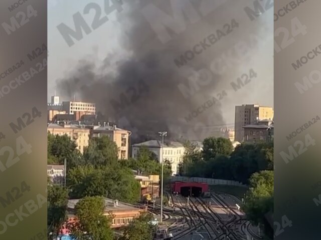 ТАСС: вертолет вызвали на тушение пожара в центре Москвы