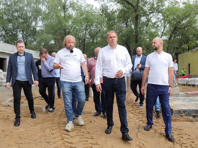 Глава исполкома ЕР в Москве Руднев проверил ход реконструкции стадиона 