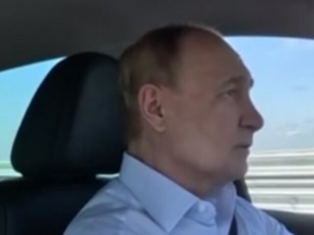 Кремль опубликовал видео поездки Путина за рулем Lada Aura по трассе М-11