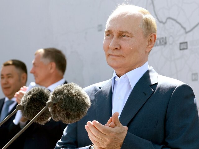 Путин заявил о необходимости продолжать работу по поддержке семей участников СВО