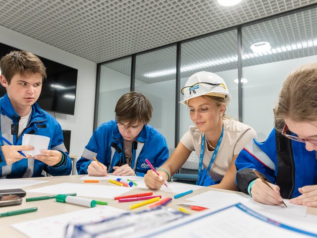 Более 150 студентов прошли практику на производственной площадке Московского НПЗ