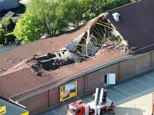 Lübecker Nachrichten: в немецком Ратцебурге рухнула крыша супермаркета