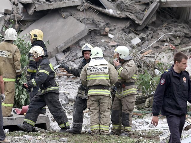 РИА Новости: под завалами жилого дома в Нижнем Тагиле остаются шесть человек