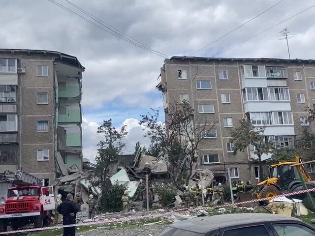 ТАСС: четыре человека госпитализированы после обрушения подъезда в Нижнем Тагиле