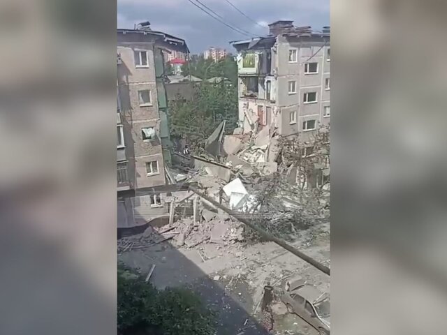 Первые секунды после обрушения дома в Нижнем Тагиле попали на видео