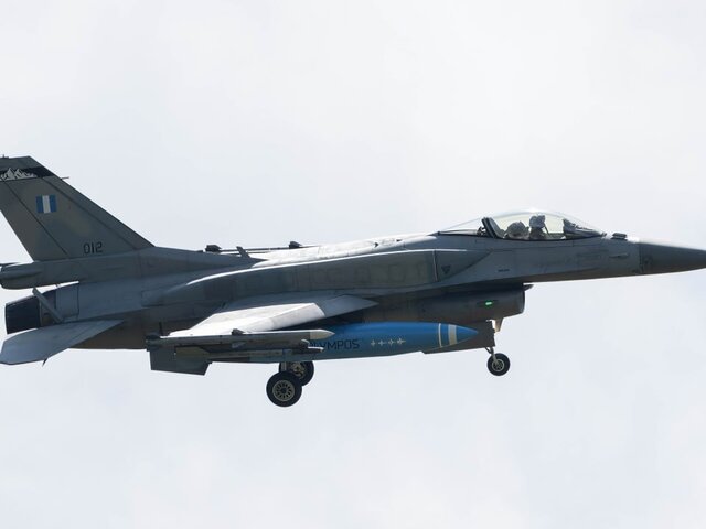 Песков заявил, что официальных заявлений о получении Киевом самолетов F-16 не было