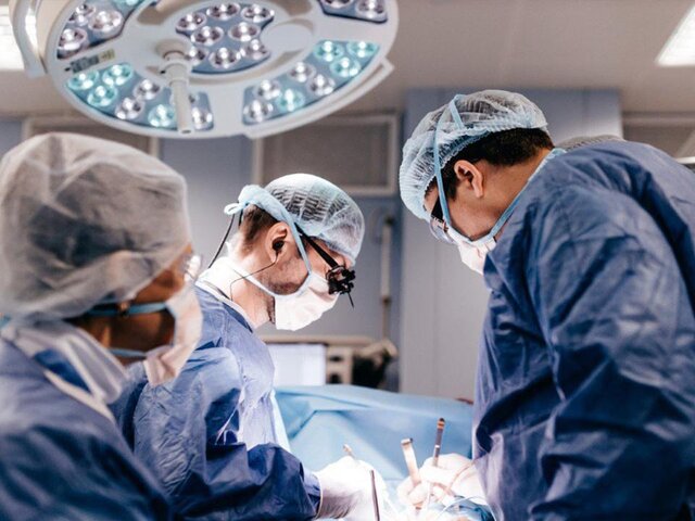 Подмосковные хирурги удалили пациентке 7-килограммовую опухоль с костями