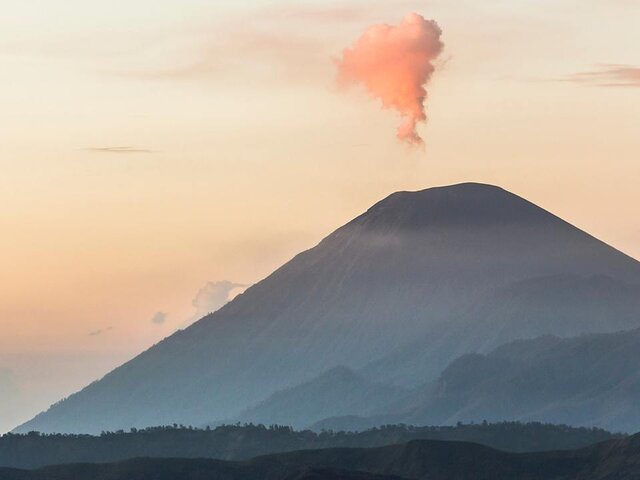 Росавиация: активность вулкана на Камчатке повлияла на полеты иностранных авиакомпаний