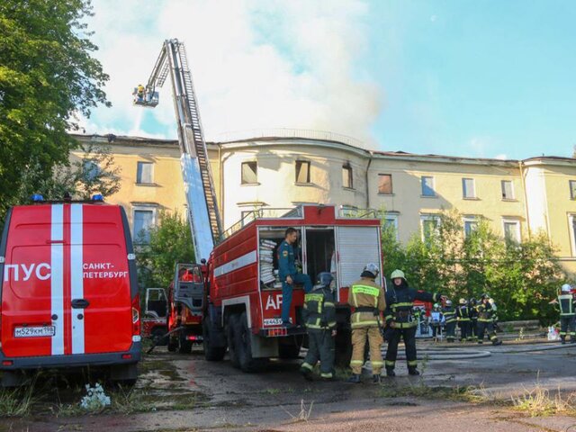 Пожар во дворце Гогенфельзен в Пушкине потушен