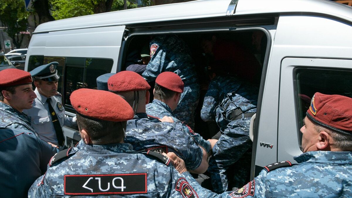 Полиция Армении задержала 226 участников протестных акций – Москва 24,  27.05.2024