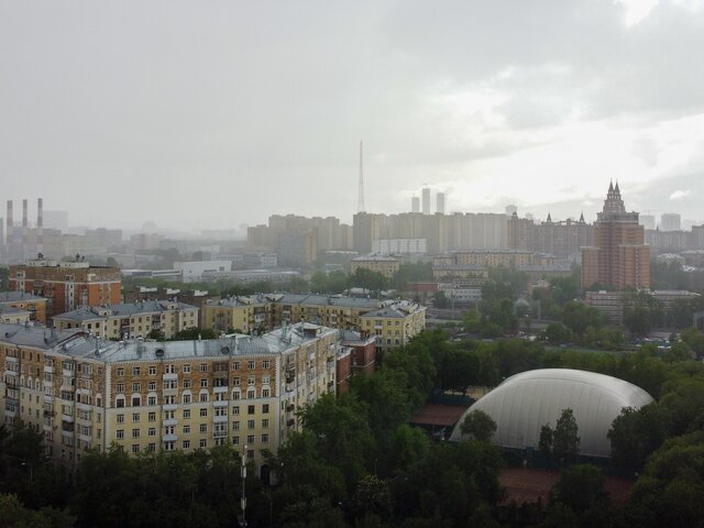 Сильный дождь и гроза ожидаются в Москве 7 июня