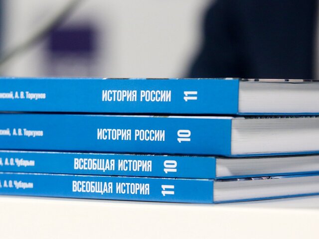 Мединский заявил, что с удовольствием направил бы СБУ свой учебник истории