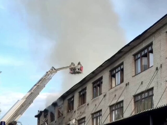 Спасатели полностью потушили пожар на Каширском шоссе в Москве