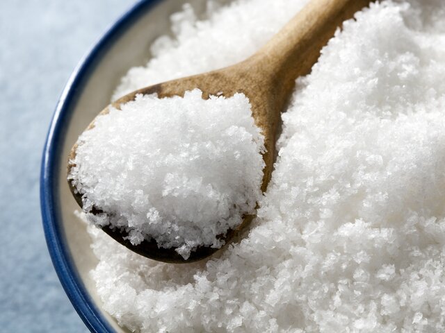 Минздрав обяжет госорганизации использовать йодированную соль в готовке продуктов