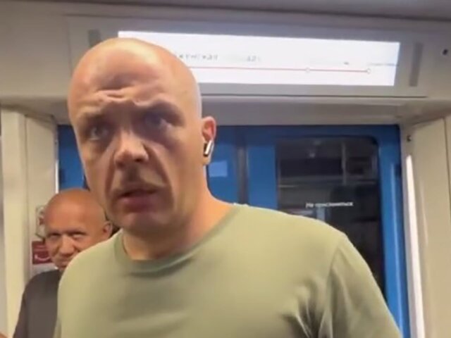 Выгнавший девушку из вагона метро Москвы оштрафован на тысячу рублей
