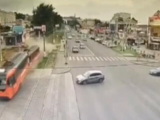 Столкновение трамваев в Златоусте попало на видео