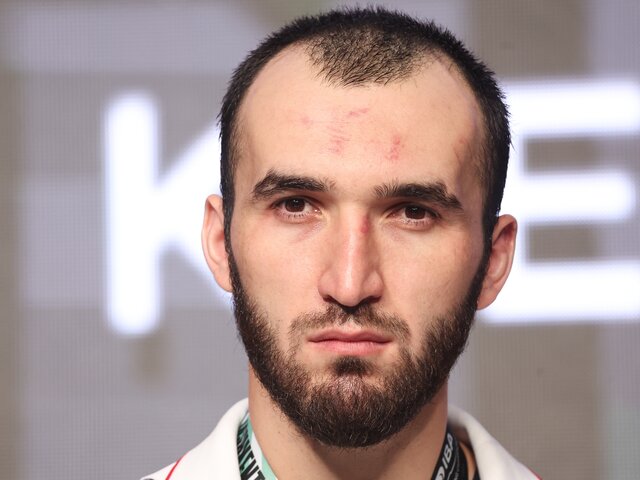 Россиянин Муслим Гаджимагомедов завоевал титул чемпиона мира WBA