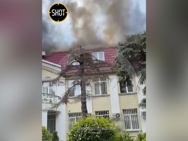 Пожар в районном суде Сочи локализован на площади почти 700 кв метров