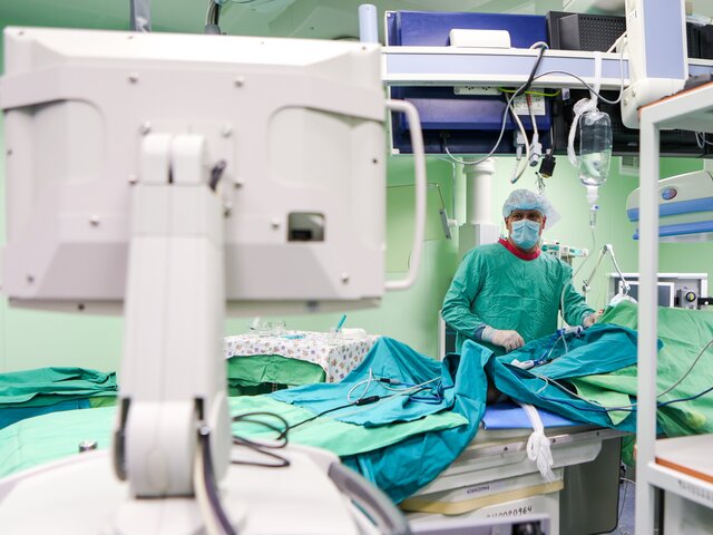 Медики оперируют двоих детей, пострадавших при атаке дронов в Шебекине