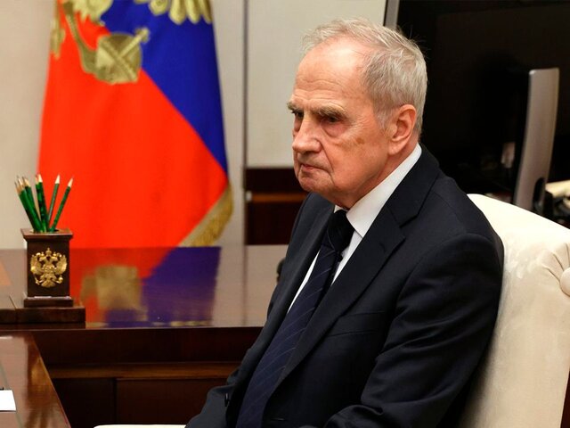 Председатель КС назвал решения МУС в отношении должностных лиц РФ информационным шумом