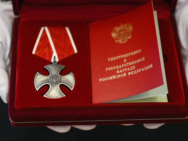 Путин наградил полицейских, участвовавших в задержании террористов в Дагестане