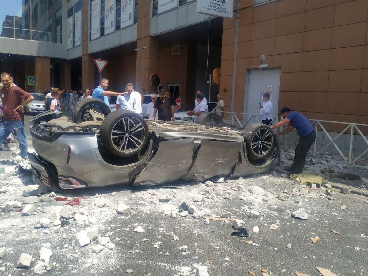 Друг погибшего в Краснодаре водителя BMW назвал возможную причину аварии –  Москва 24, 25.06.2024