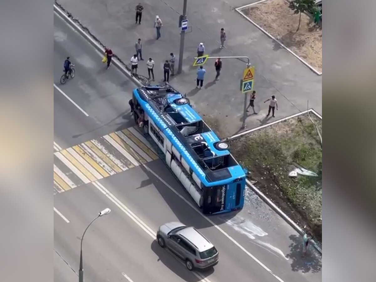 Авария с участием электробуса произошла на востоке Москвы – Москва 24,  23.06.2024