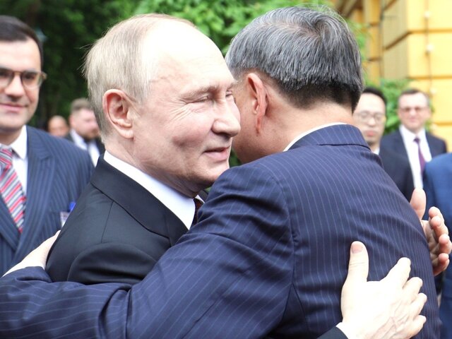 Путин поблагодарил руководство Вьетнама за теплый прием в Ханое