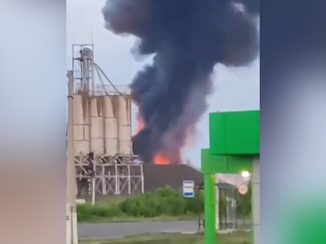 Второй резервуар загорелся на нефтебазе в Тамбовской области