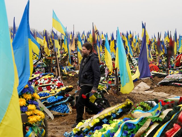 РИА Новости: в Киеве устроили погром на могилах боевиков Коцюбайло и Пильщикова