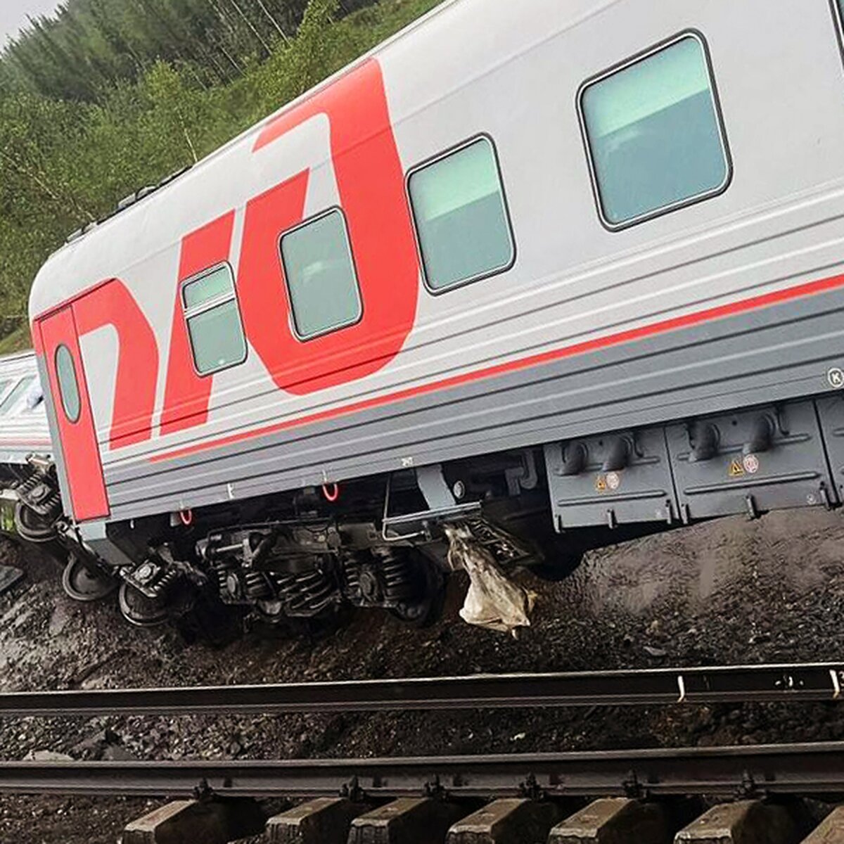 Поезд сошел с рельсов в Коми