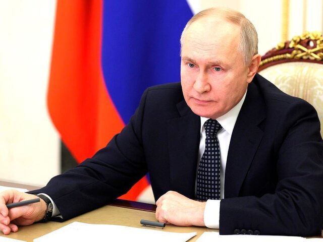 Путин назвал недостаточным количество женщин на руководящих должностях в РФ