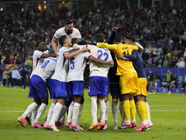 Сборная Франции вышла в полуфинал чемпионата Европы по футболу
