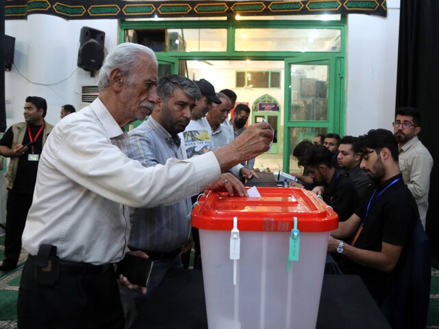 Реформатор Пезешкиан увеличил отрыв на выборах президента Ирана до 1 млн голосов