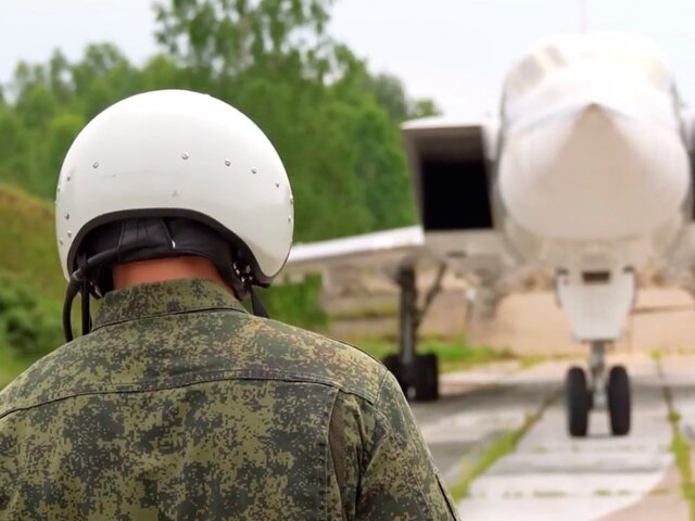 ФСБ показала кадры с летчиком ВКС, которого хотели завербовать для угона Ту-22М3