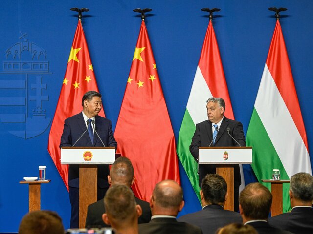 Орбан встретился с Си Цзиньпином в Пекине