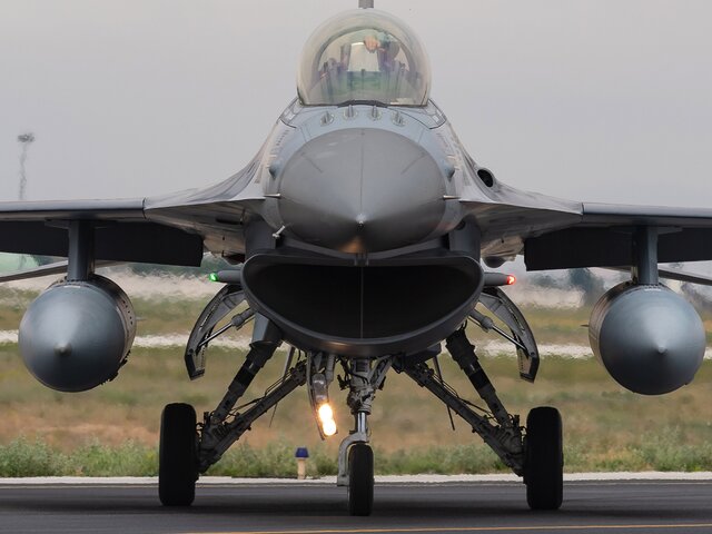 МИД Нидерландов оказался разочарован реакцией посла РФ на отправку Киеву F-16