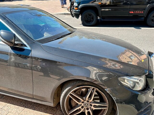 Водителя Mercedes госпитализировали после ДТП на Смоленском бульваре