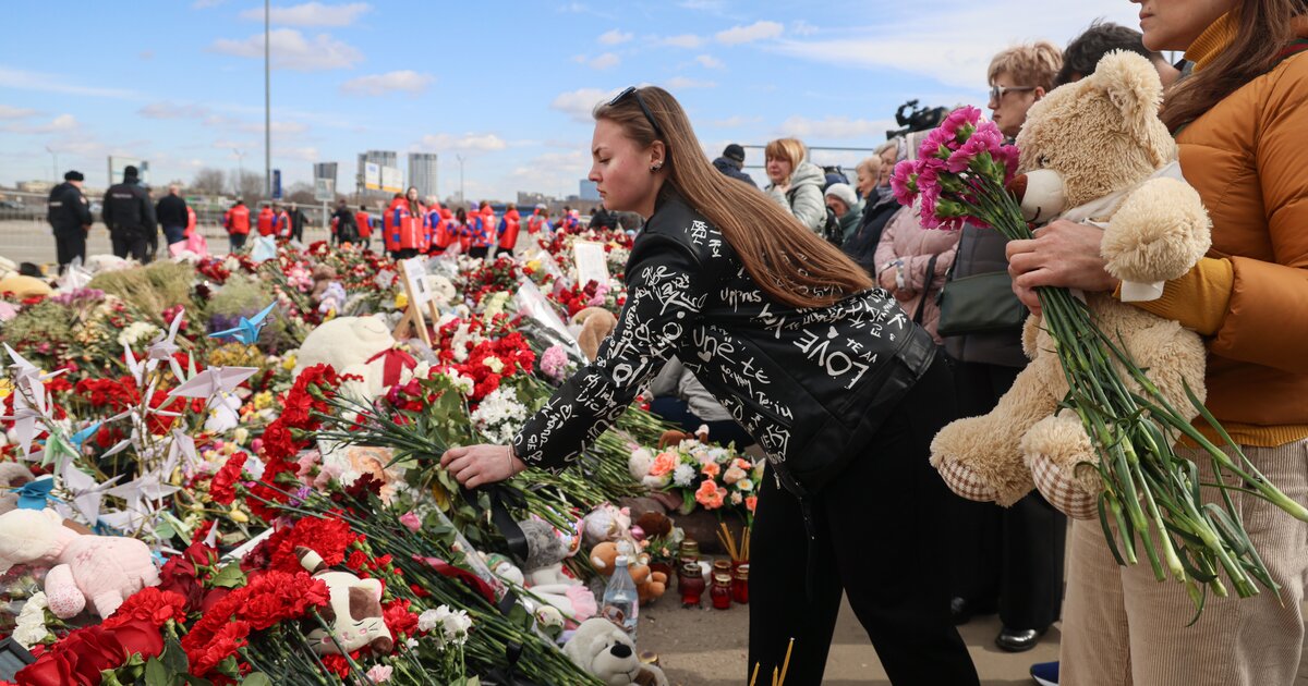 Возле «Крокус Сити Холла» убрали мемориал