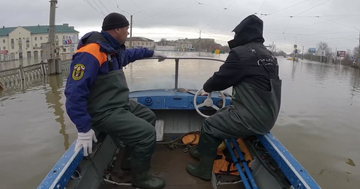 Жительница Орска: вода начала подниматься за неделю до прорыва дамбы