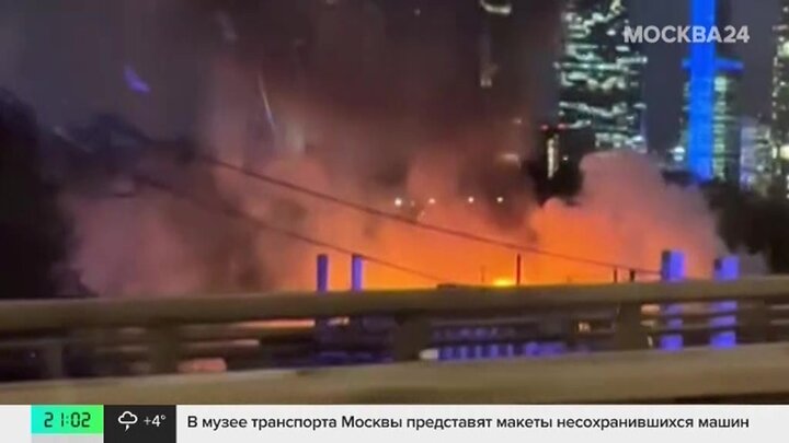 Одноэтажное здание загорелось в Беговом районе Москвы